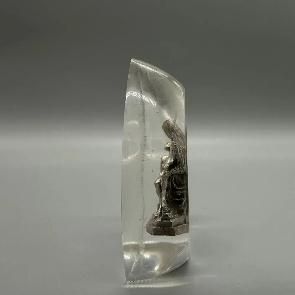 Vintage Pieta By Michelangelo Creed Etched Glass Statue Figurine 2.75x2.25 READ - Picture 3 of 11